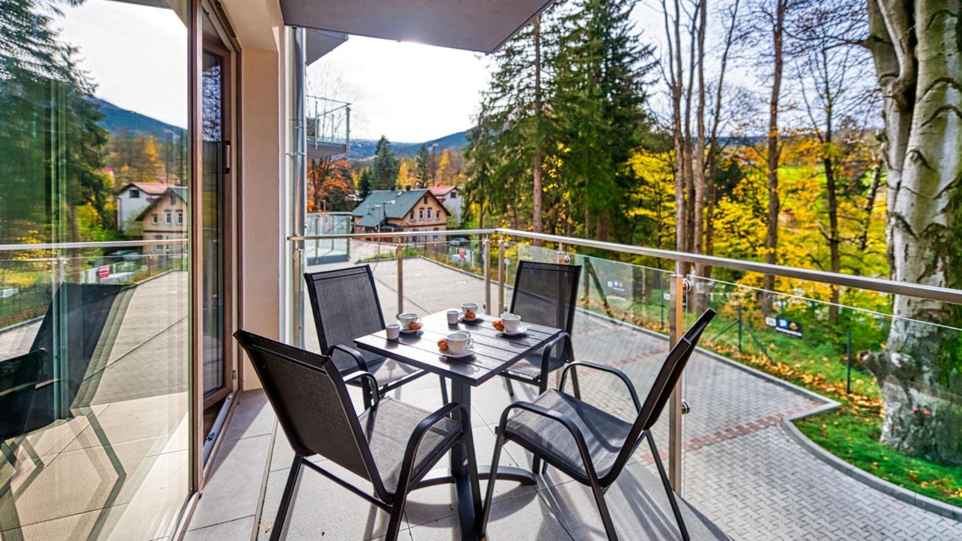 Apartamenty Z Basenem I Saunami Stone Hill Resort Vip Centrum By Royal Aparts Шклярска-Поремба Экстерьер фото
